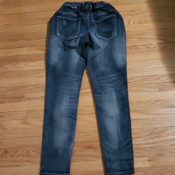 3/$30 Jeans - Picture 2 of 6